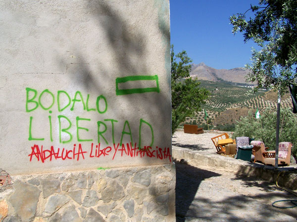 Pintada en el edificio de la finca Cerro Libertad Marta Gonzlez