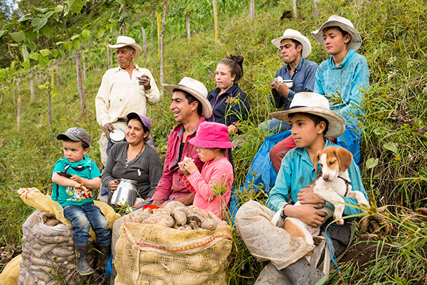 Comunidad de Piedras Cajamarca Colombia Exposicion We Feed the World Foto Federico Pardo